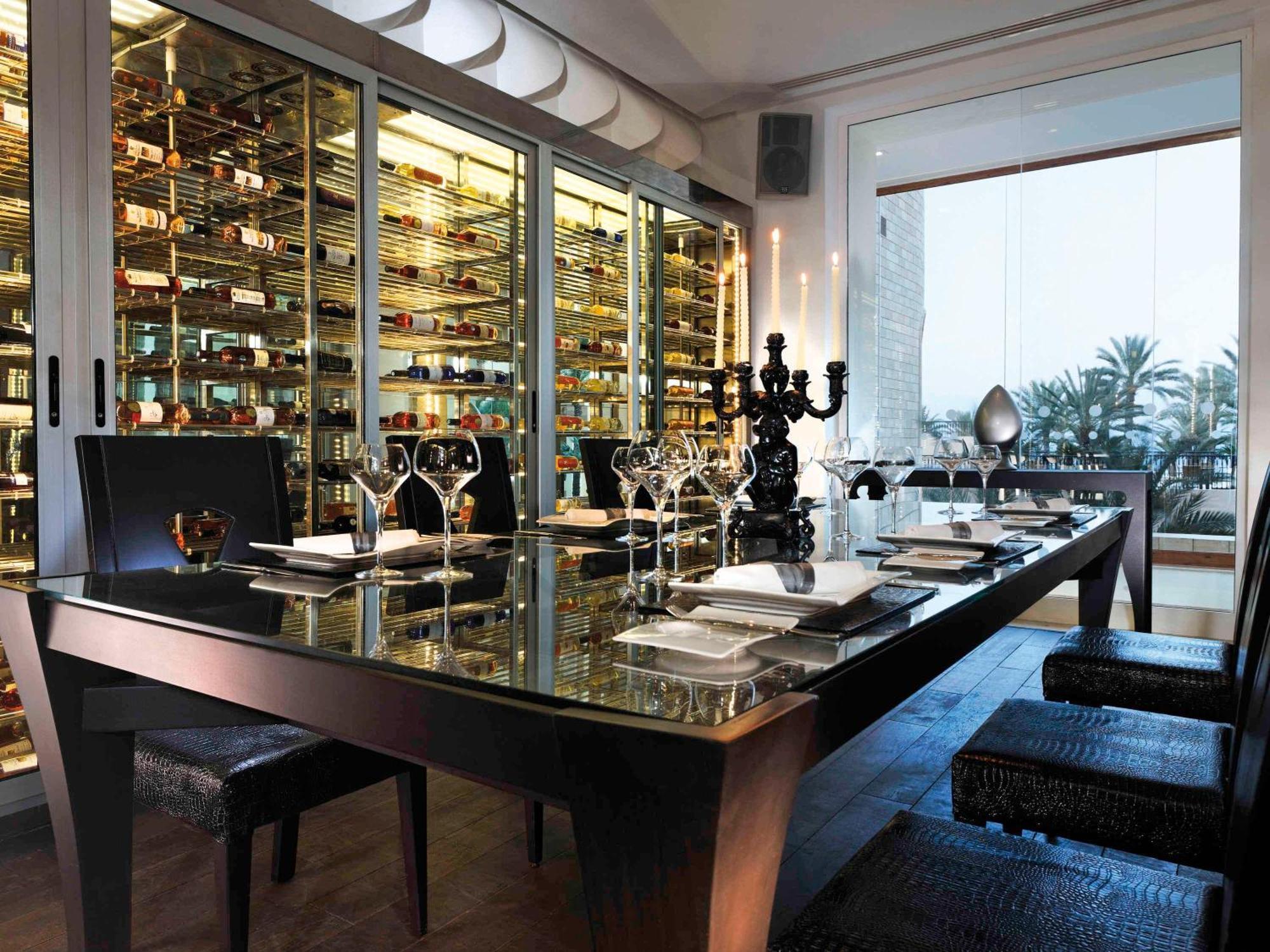 Hotel Moevenpick & Marine 5*